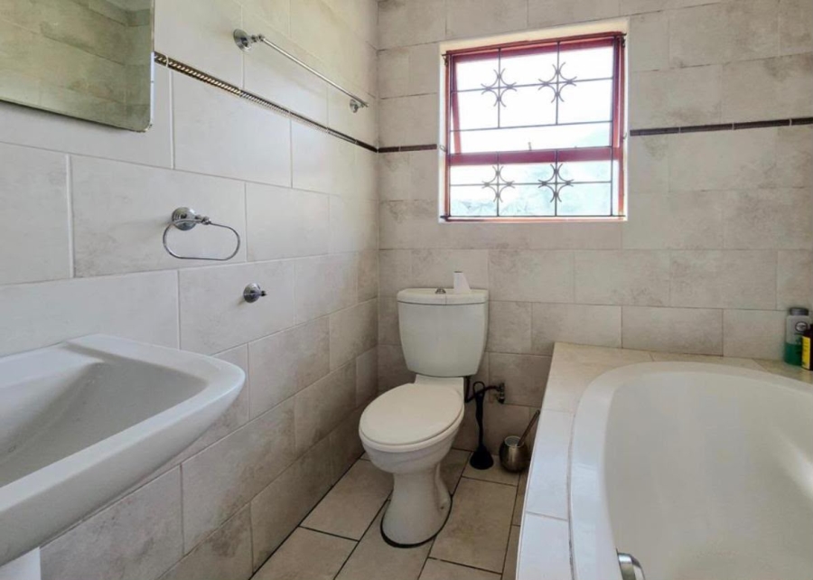 3 Bedroom Property for Sale in Amalinda Eastern Cape